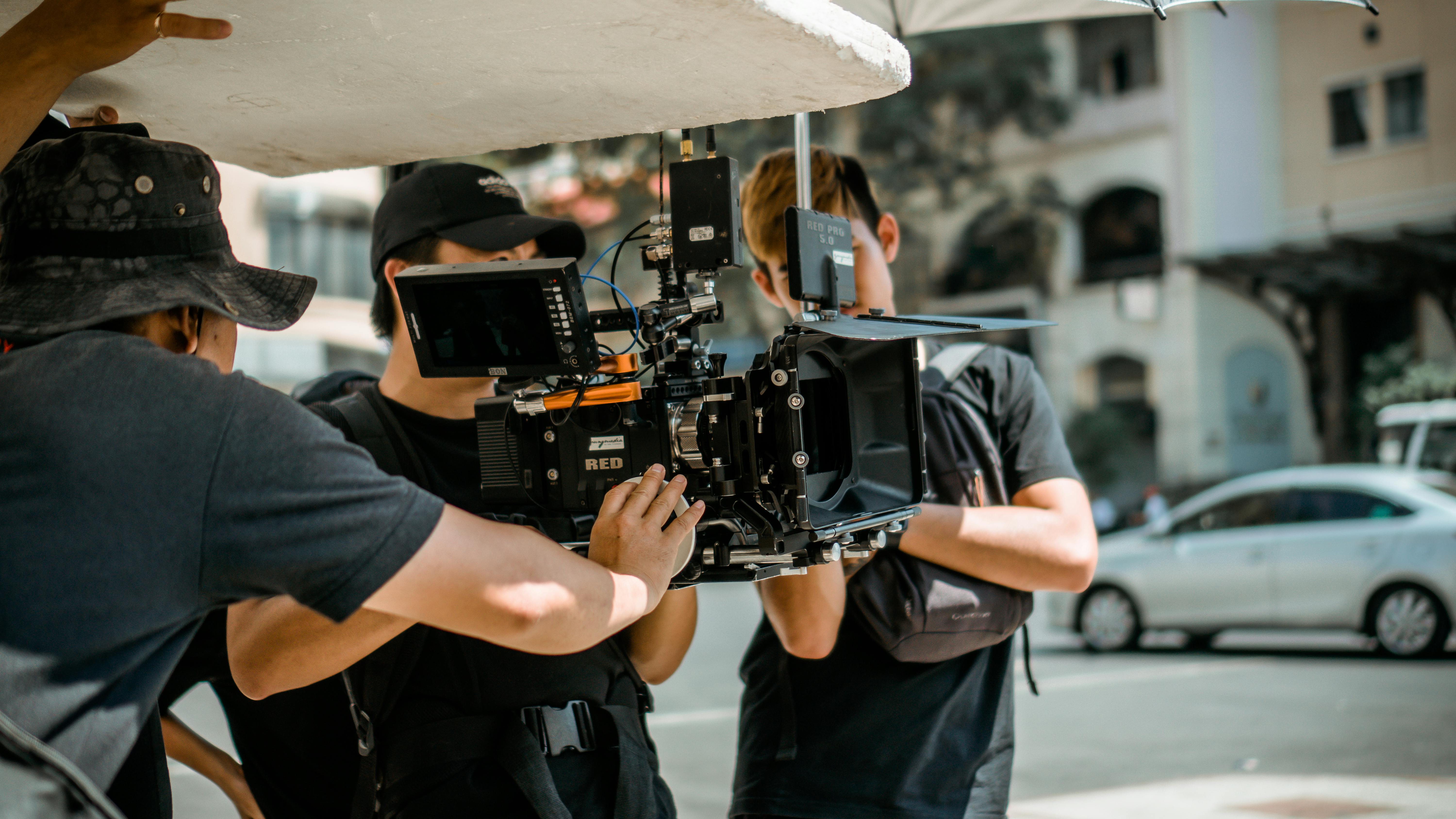 Smart Ways to Craft Captivating Dialogue in Your Story 2025