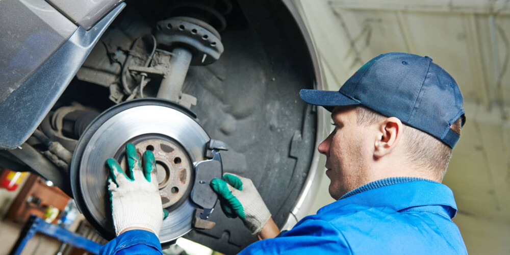 Top 5 Factors Affecting Brake Pad Replacement Cost in 2025: Learn More!