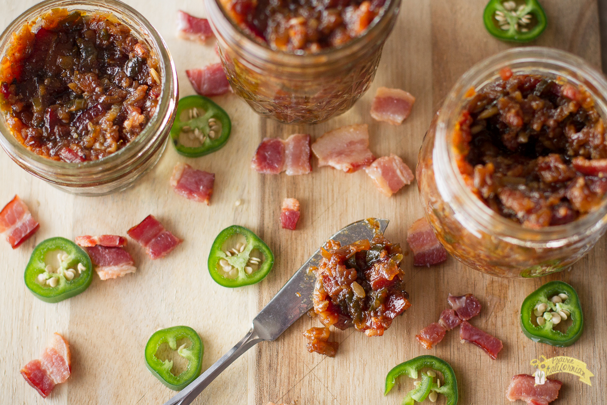 Delicious Bacon Jam Pouring