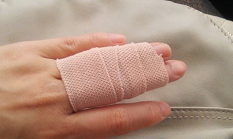 How to Fix a Jammed Finger